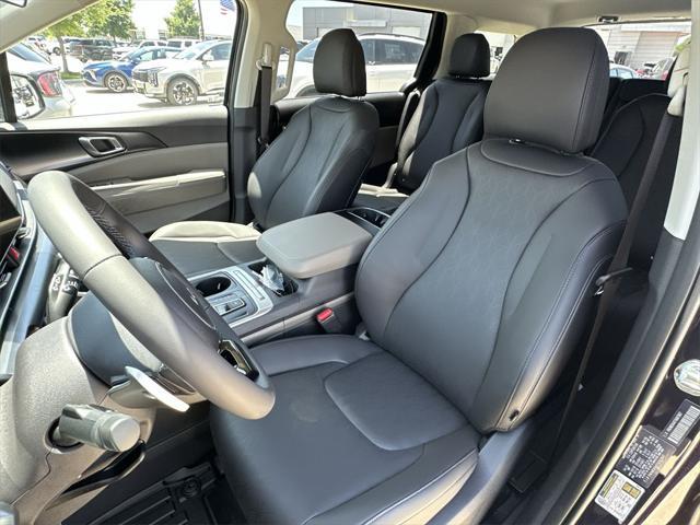 new 2026 Kia Carnival Hybrid car, priced at $40,982