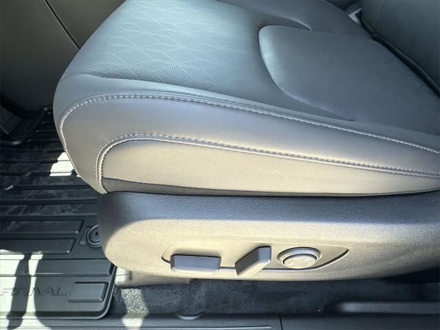 new 2026 Kia Carnival Hybrid car, priced at $40,982
