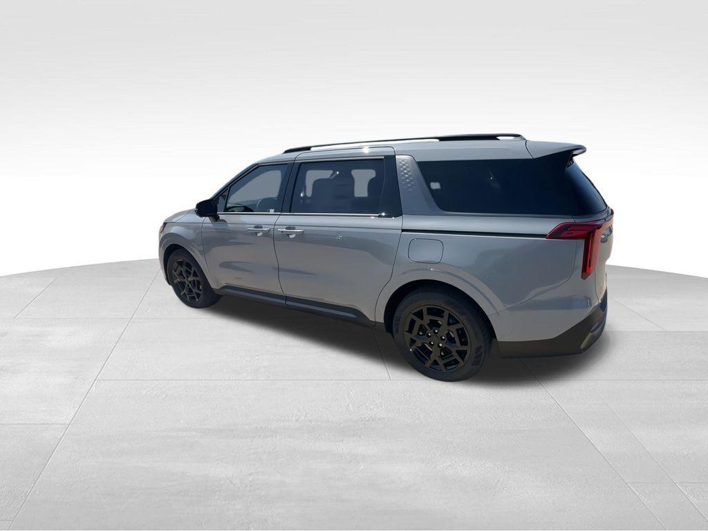 new 2026 Kia Carnival Hybrid car, priced at $48,070