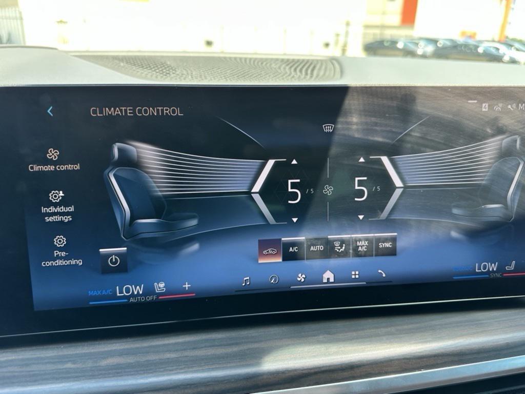 used 2024 BMW X7 car, priced at $72,684