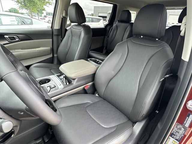 new 2025 Kia Carnival car, priced at $36,073