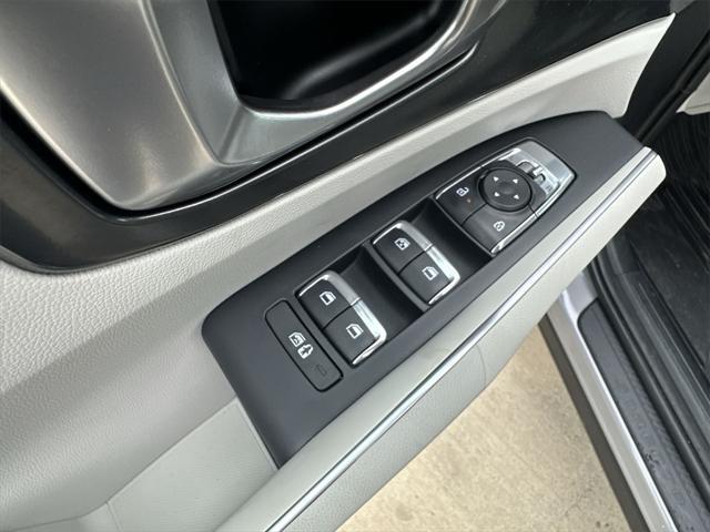 new 2025 Kia Sorento car, priced at $35,108