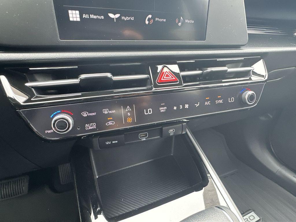 new 2025 Kia Niro car, priced at $25,103