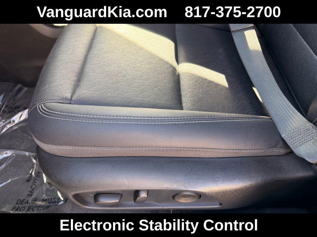 used 2025 Chevrolet Equinox car, priced at $24,312