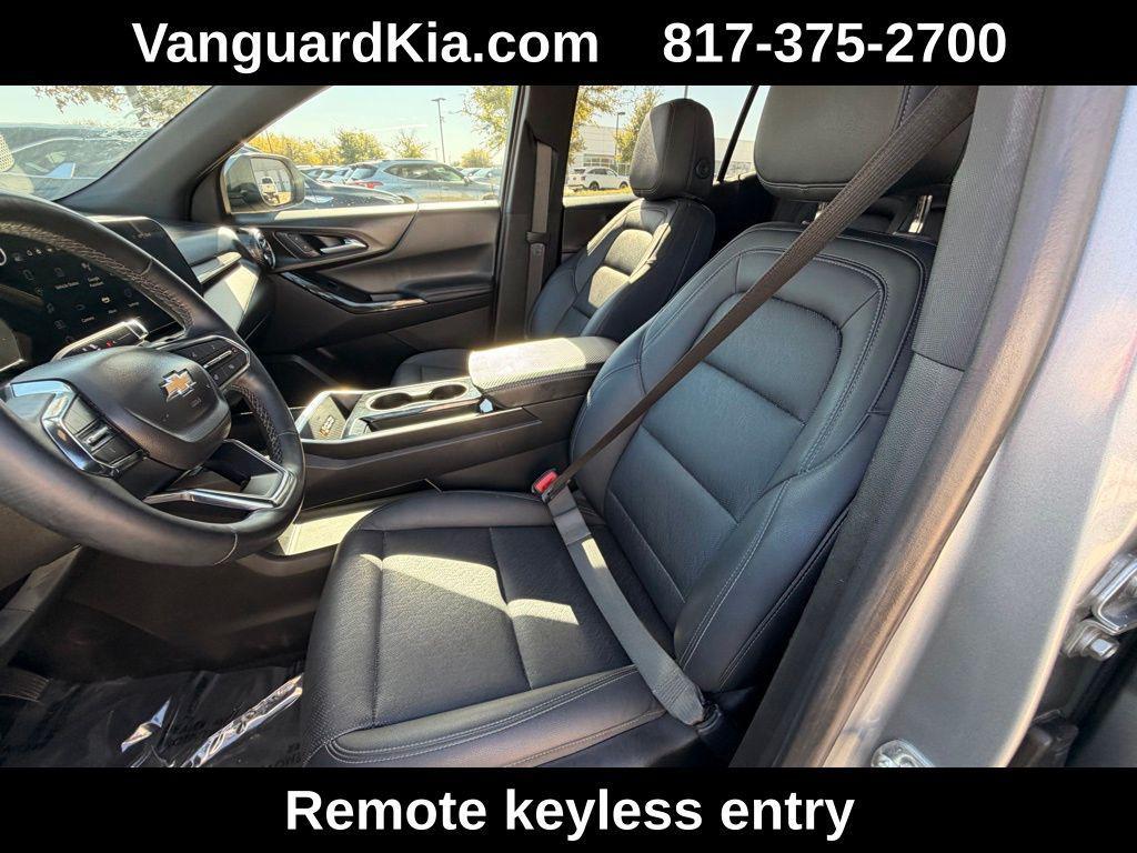 used 2025 Chevrolet Equinox car, priced at $24,312