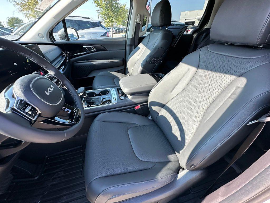new 2026 Kia Carnival car, priced at $51,842
