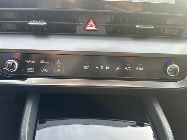 new 2025 Kia Sportage Hybrid car, priced at $34,595