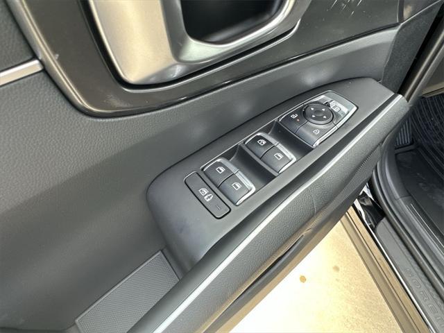 new 2025 Kia Sorento car, priced at $34,472