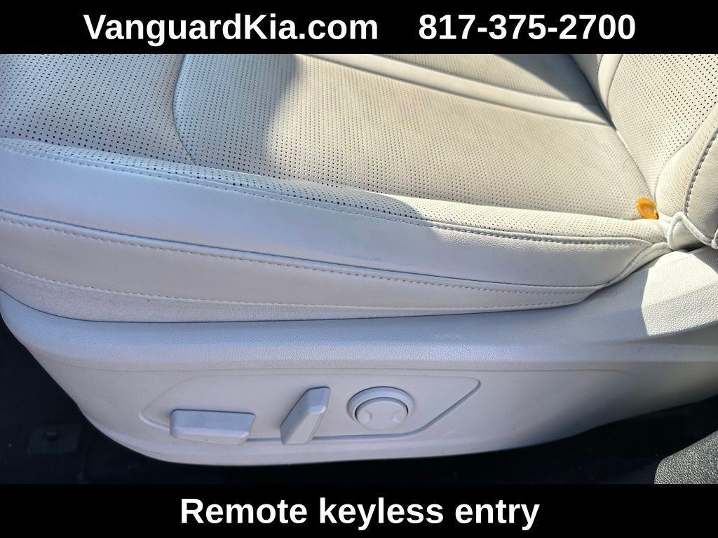 used 2024 Kia Sorento car, priced at $31,118