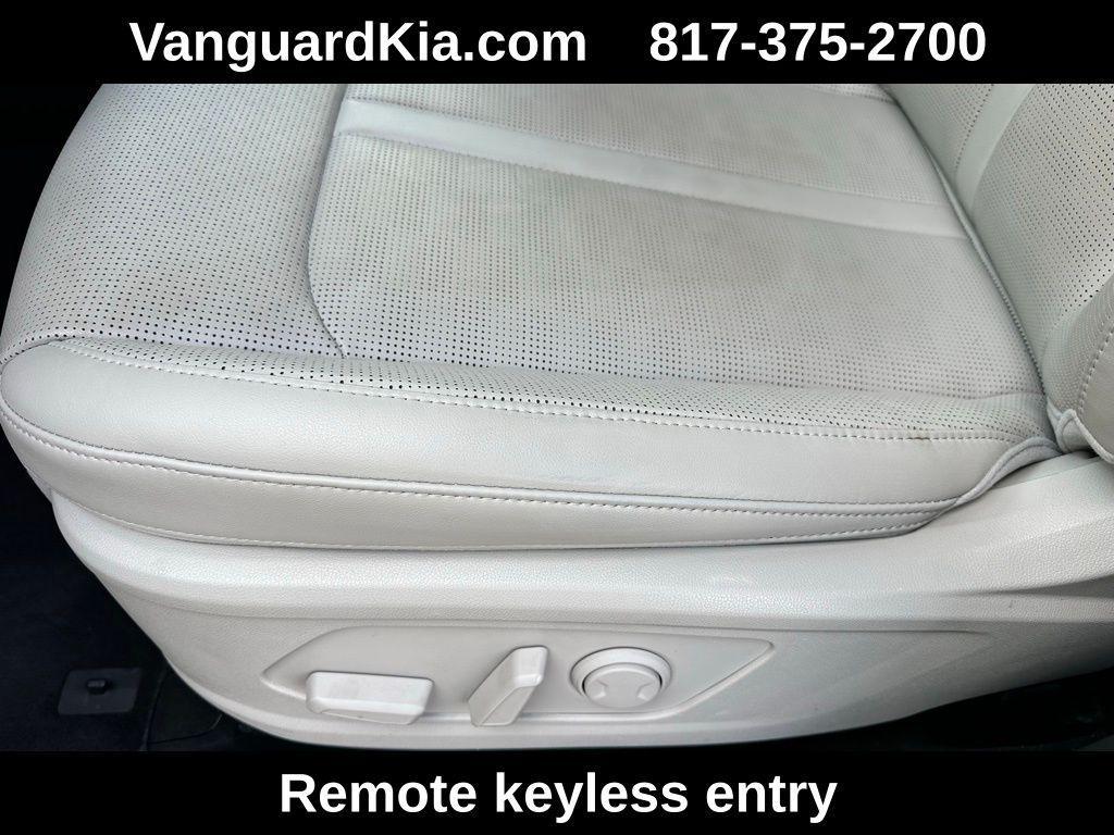 used 2024 Kia Sorento car, priced at $30,230