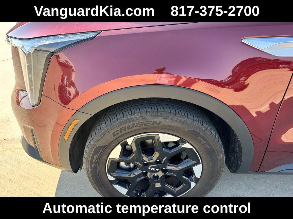 used 2024 Kia Sorento car, priced at $31,118
