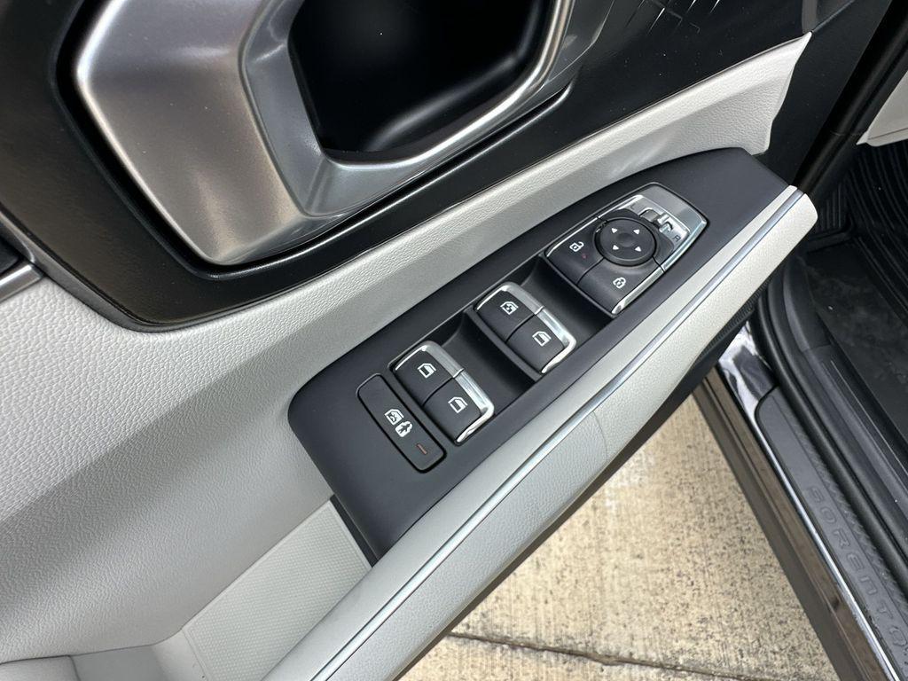 new 2025 Kia Sorento car, priced at $32,288
