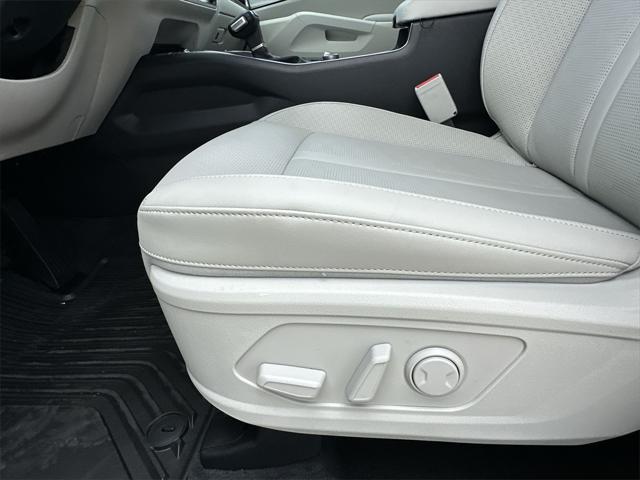 new 2025 Kia Sorento car, priced at $34,681