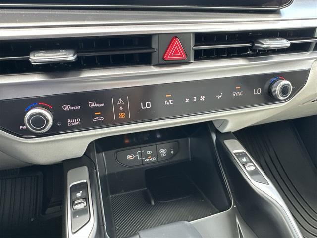 new 2025 Kia Sorento car, priced at $34,681