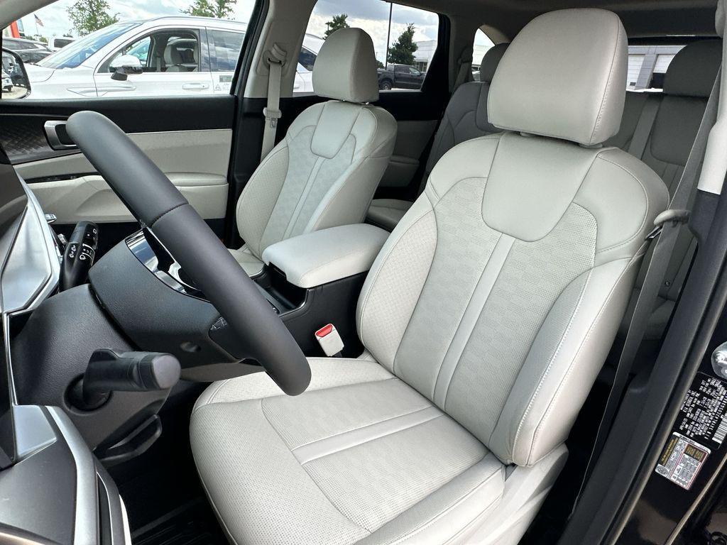 new 2025 Kia Sorento car, priced at $32,288
