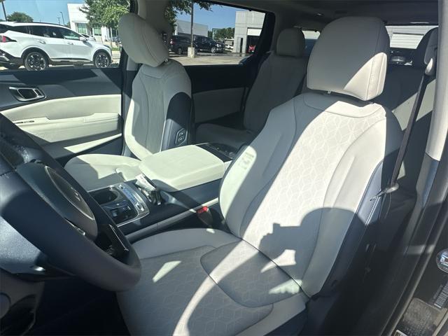 new 2025 Kia Carnival car, priced at $42,997