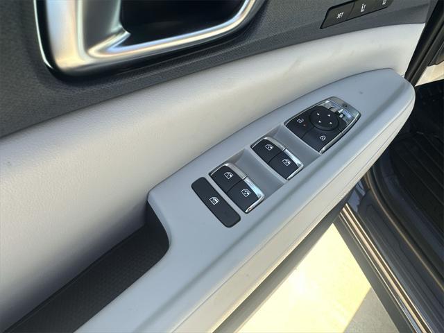 new 2025 Kia Carnival car, priced at $42,997