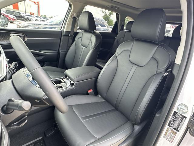 new 2025 Kia Sorento car, priced at $35,108