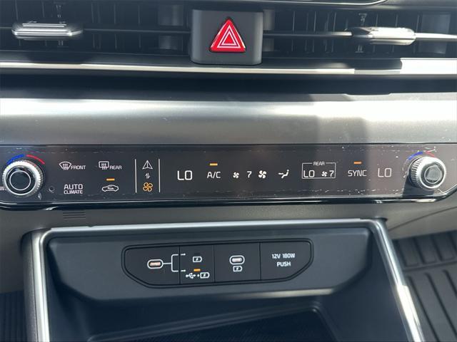 new 2026 Kia Carnival car, priced at $39,062