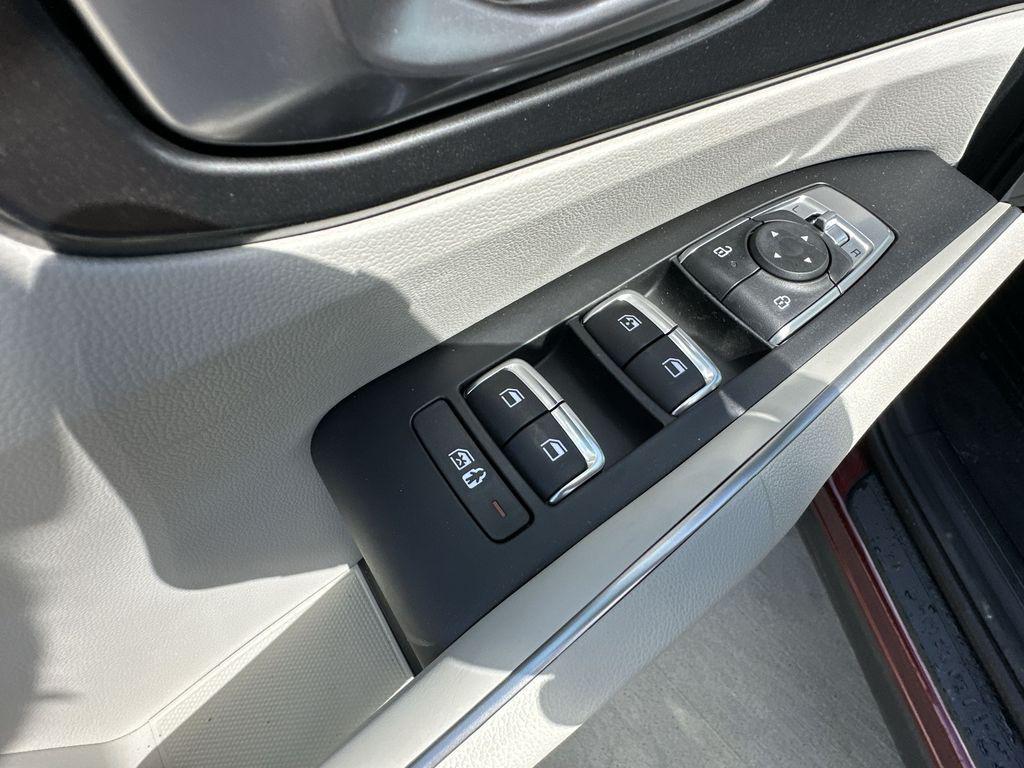 new 2025 Kia Sorento car, priced at $32,629