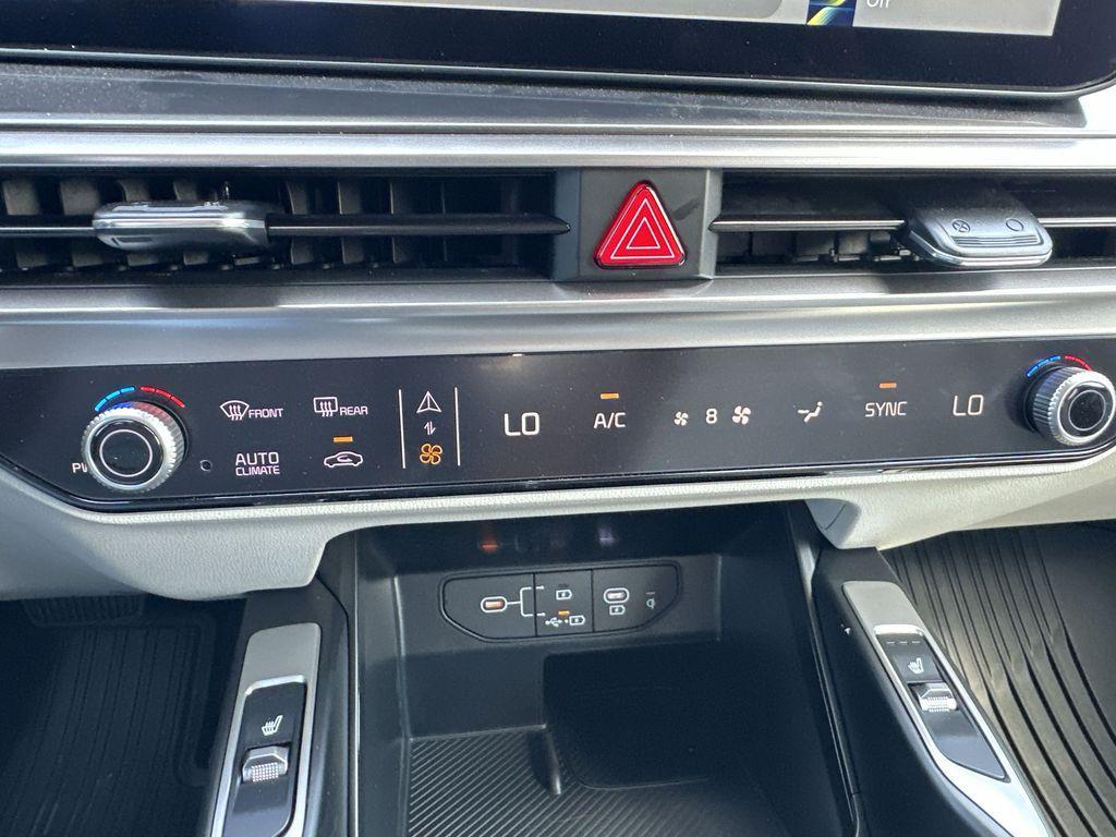 new 2025 Kia Sorento car, priced at $32,629