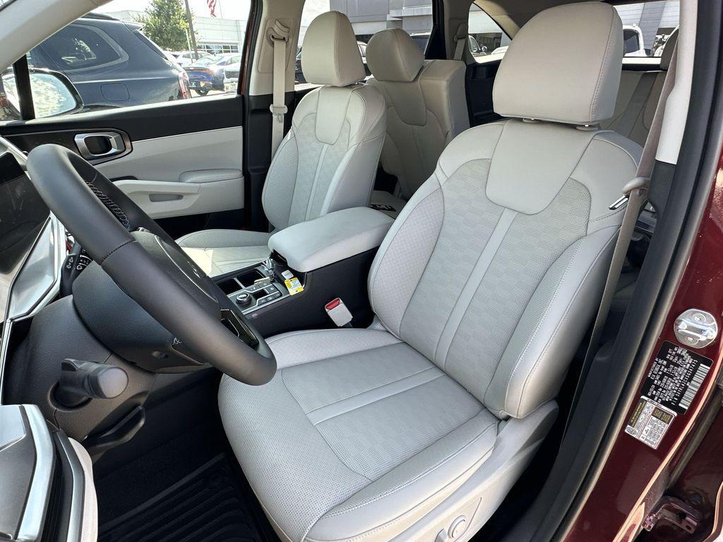 new 2025 Kia Sorento car, priced at $32,629