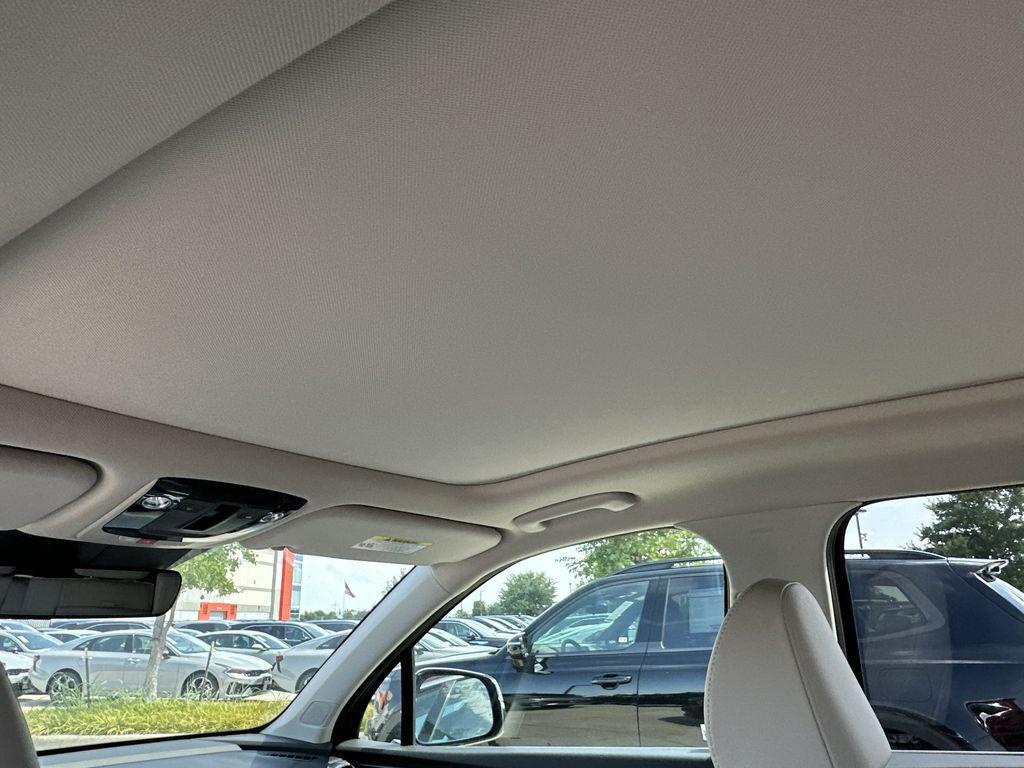 new 2025 Kia Sorento car, priced at $32,629