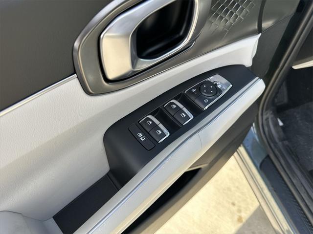 new 2025 Kia Sorento Hybrid car, priced at $38,491