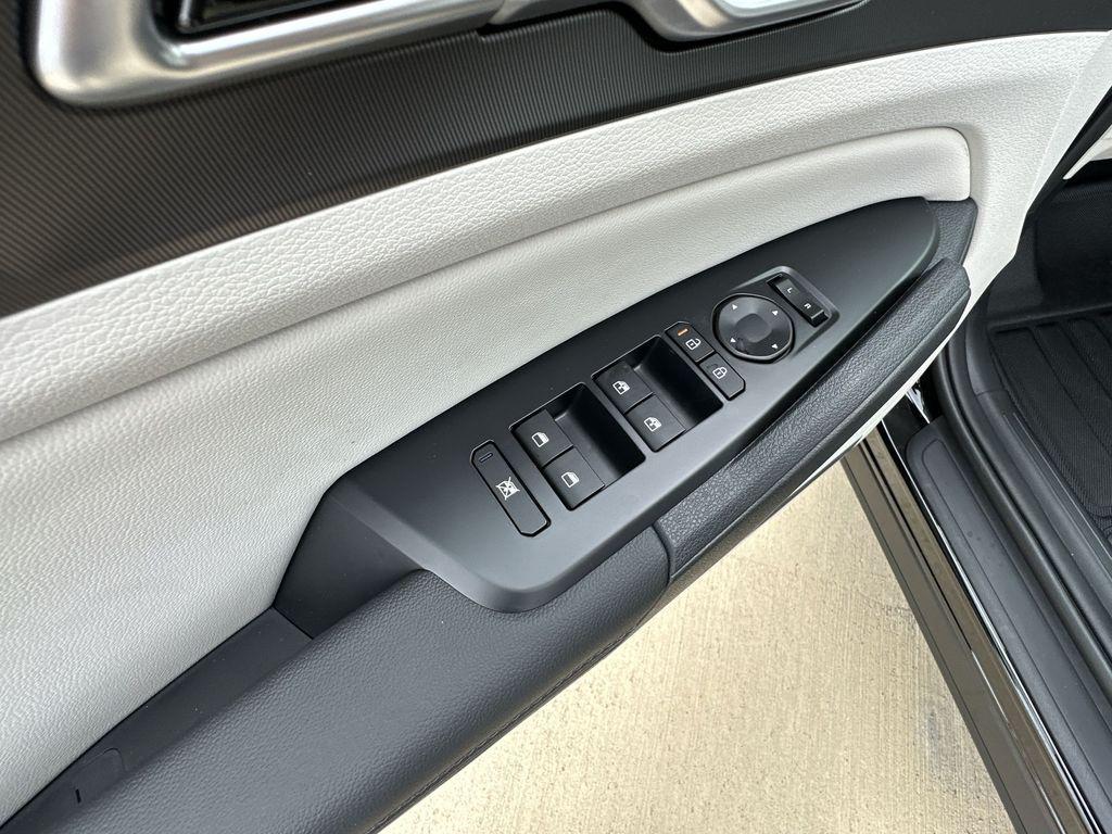 new 2026 Kia Sportage car, priced at $30,679