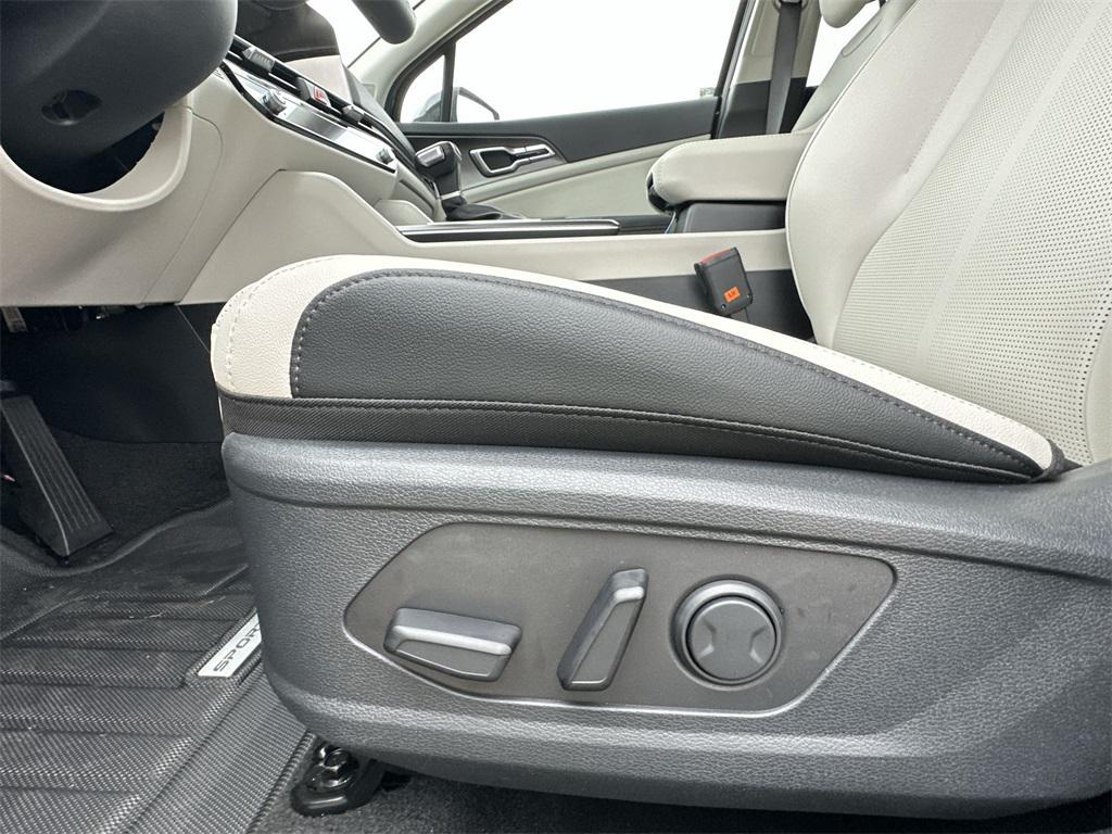 new 2026 Kia Sportage car, priced at $30,681