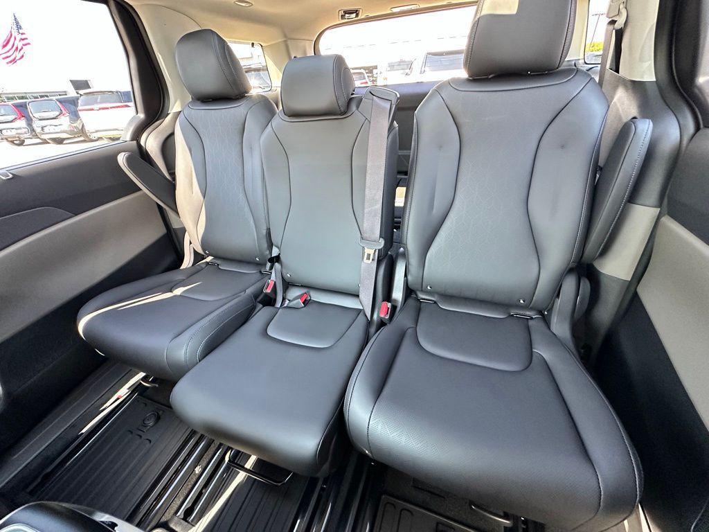 new 2026 Kia Carnival car, priced at $45,317