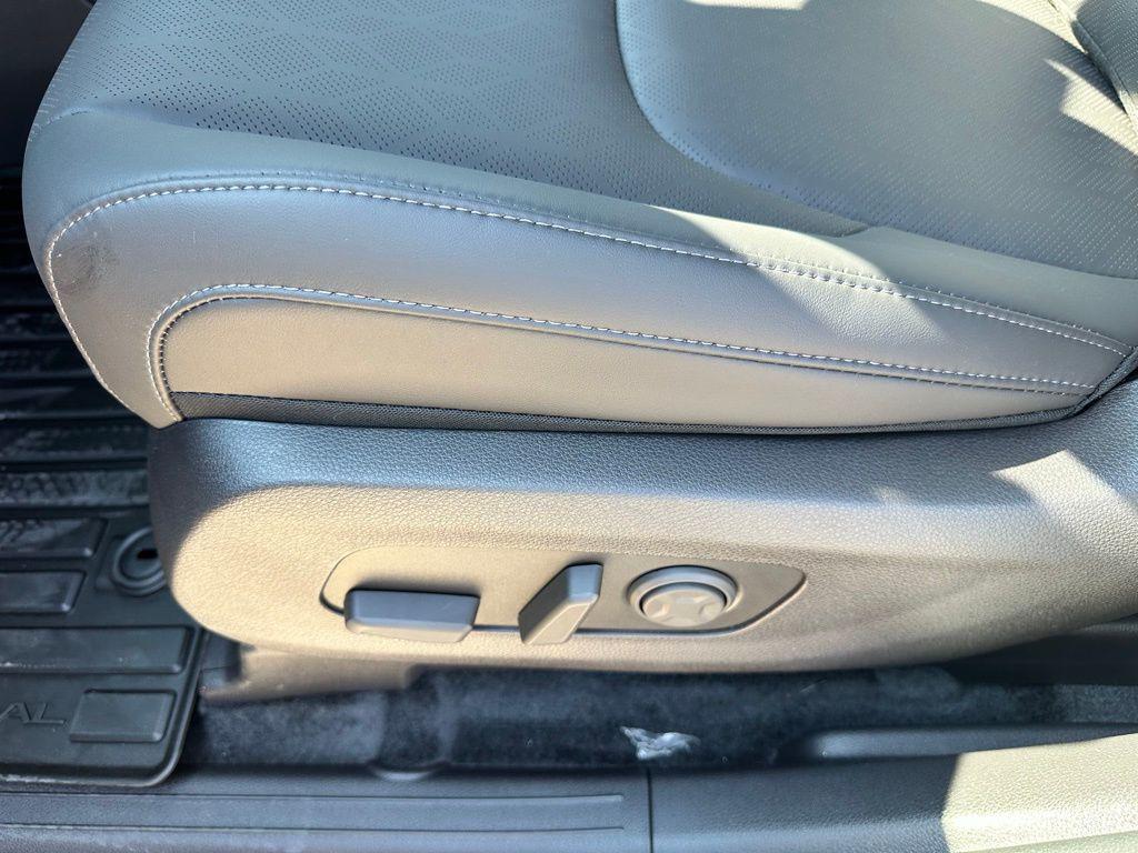 new 2026 Kia Carnival car, priced at $45,317