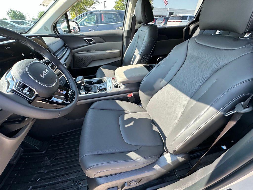 new 2026 Kia Carnival car, priced at $45,317