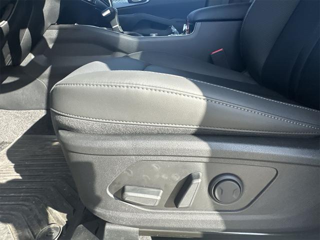 new 2025 Kia Sorento car, priced at $35,080