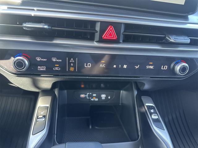 new 2025 Kia Sorento car, priced at $35,080