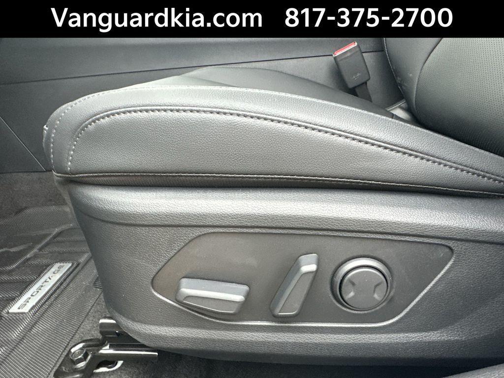 new 2025 Kia Sportage Hybrid car, priced at $31,118