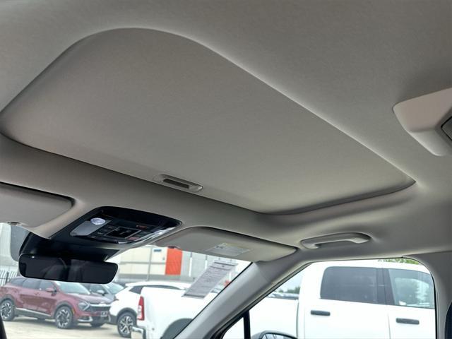 new 2025 Kia Carnival car, priced at $48,044