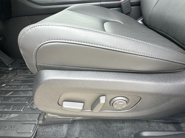 new 2025 Kia Carnival car, priced at $48,044