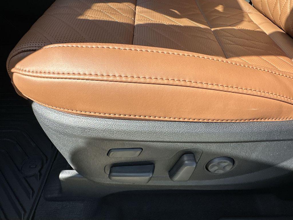 new 2025 Kia Telluride car, priced at $49,662