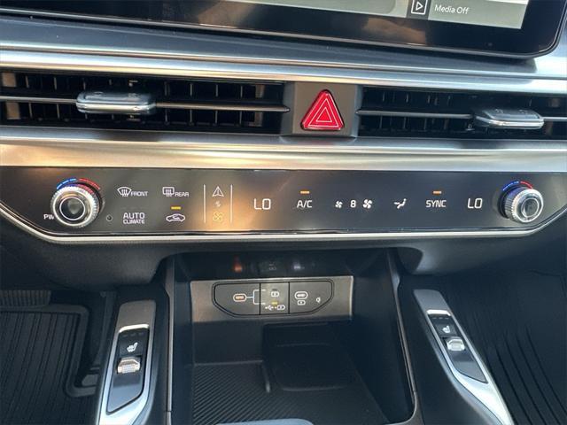 new 2025 Kia Sorento car, priced at $34,442