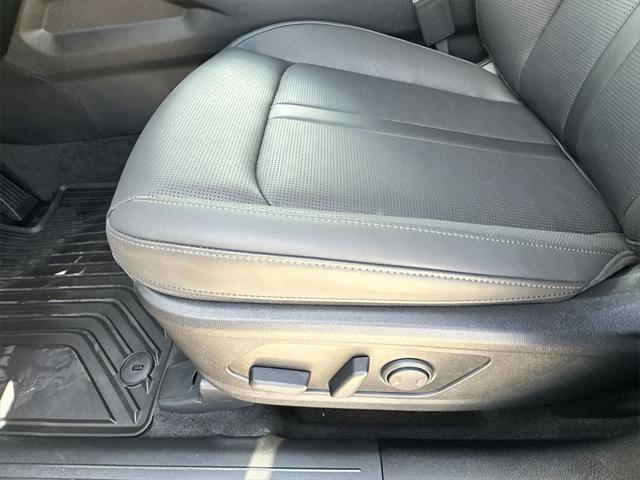 new 2025 Kia Sorento car, priced at $34,442