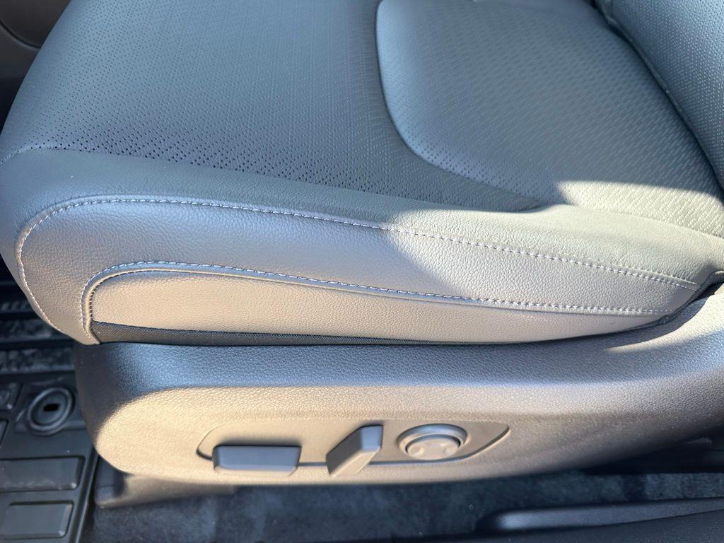 new 2026 Kia Carnival car, priced at $51,660