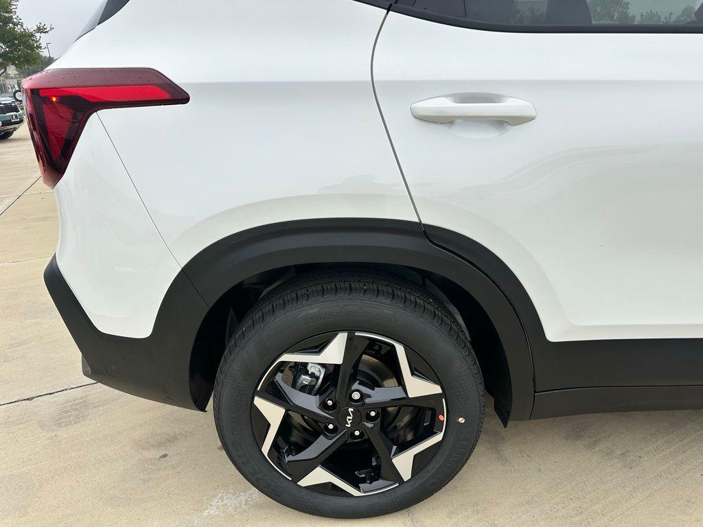 new 2026 Kia Seltos car, priced at $25,707