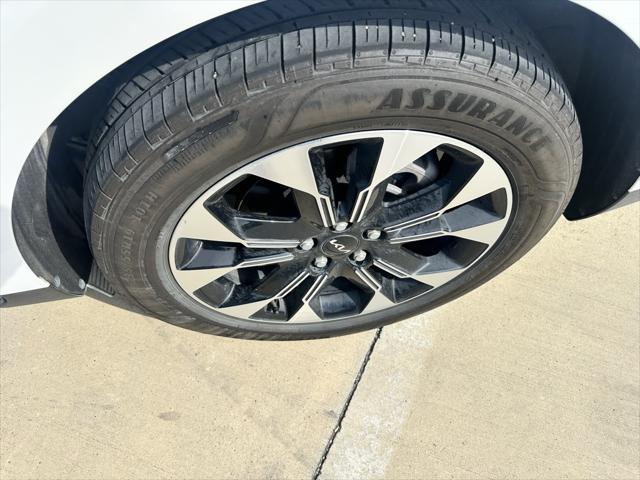 used 2024 Kia Carnival car, priced at $38,009