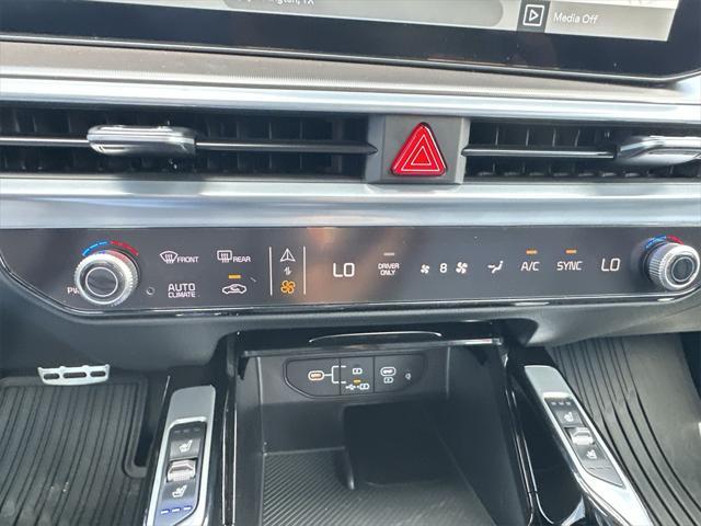 new 2025 Kia Sorento Hybrid car, priced at $44,074