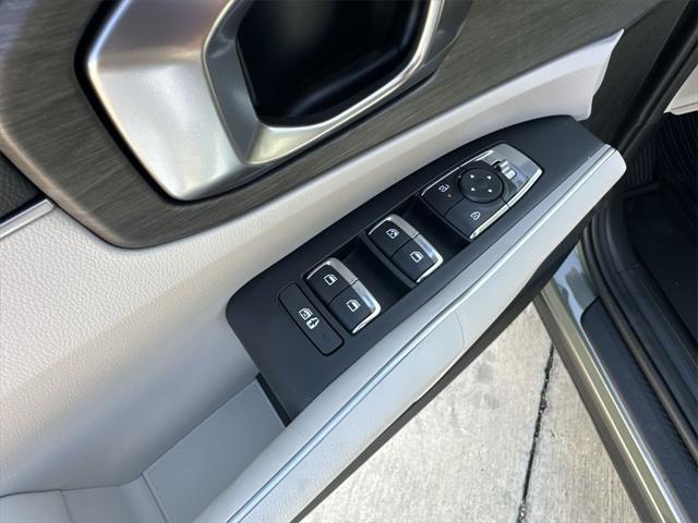 new 2025 Kia Sorento car, priced at $38,930