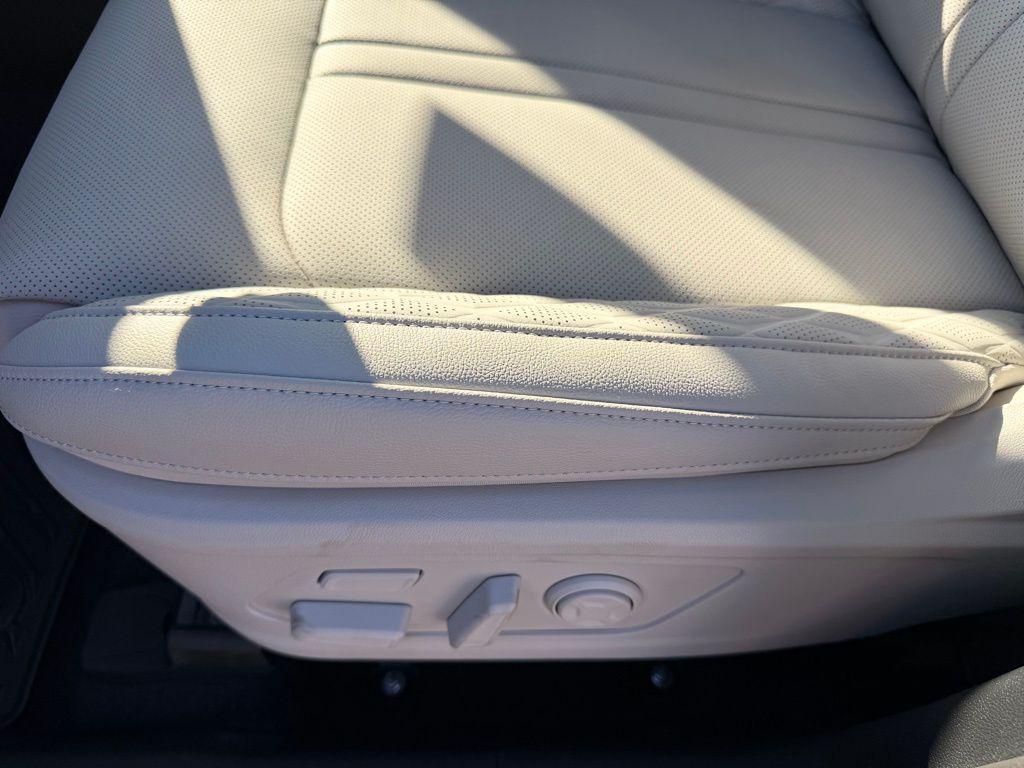 new 2026 Kia Sorento Hybrid car, priced at $45,602