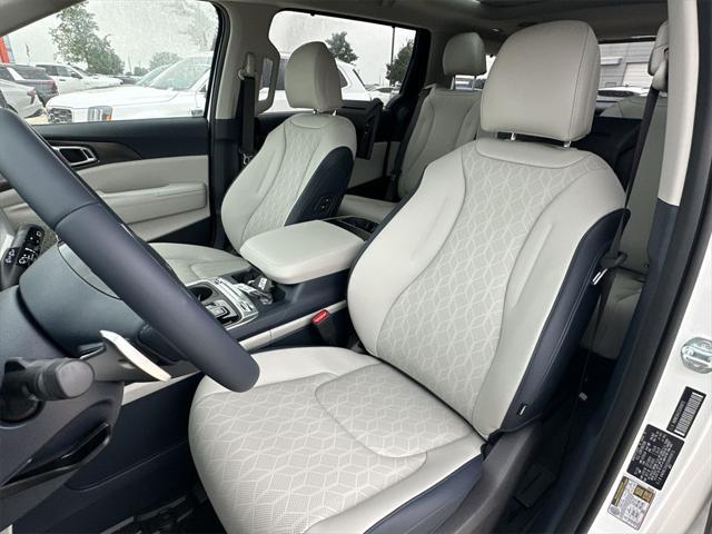 new 2025 Kia Carnival Hybrid car, priced at $50,110