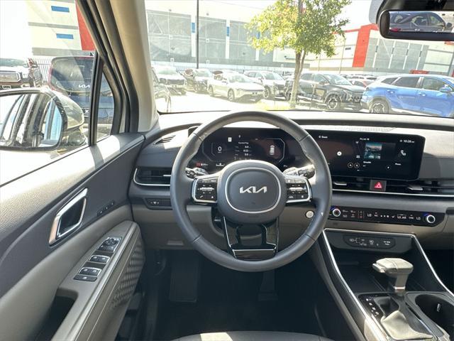 new 2025 Kia Carnival car, priced at $42,001