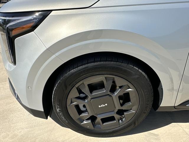new 2025 Kia Carnival car, priced at $42,001